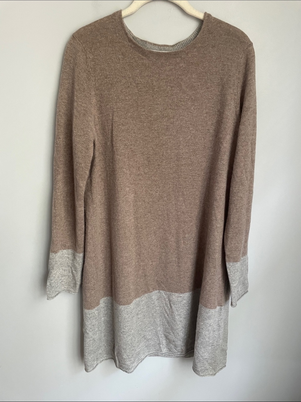 Barrow & Grove Cozy Two-Tone Casmere Dress Taupe and Light Gray Size Large